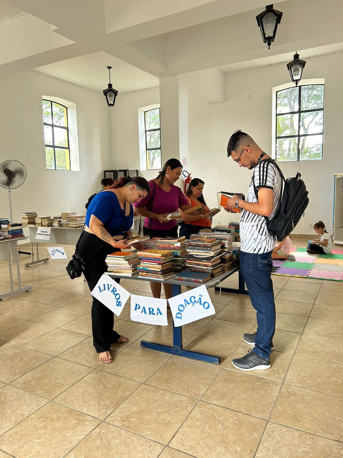 Feira de Troca de Livros promovida pela Biblioteca no Dia das Crianças movimentou 770 títulos